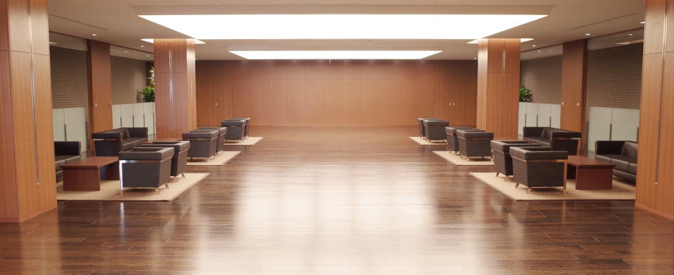 東京都内最新の火葬場併設斎場 貴殯館用ロビー